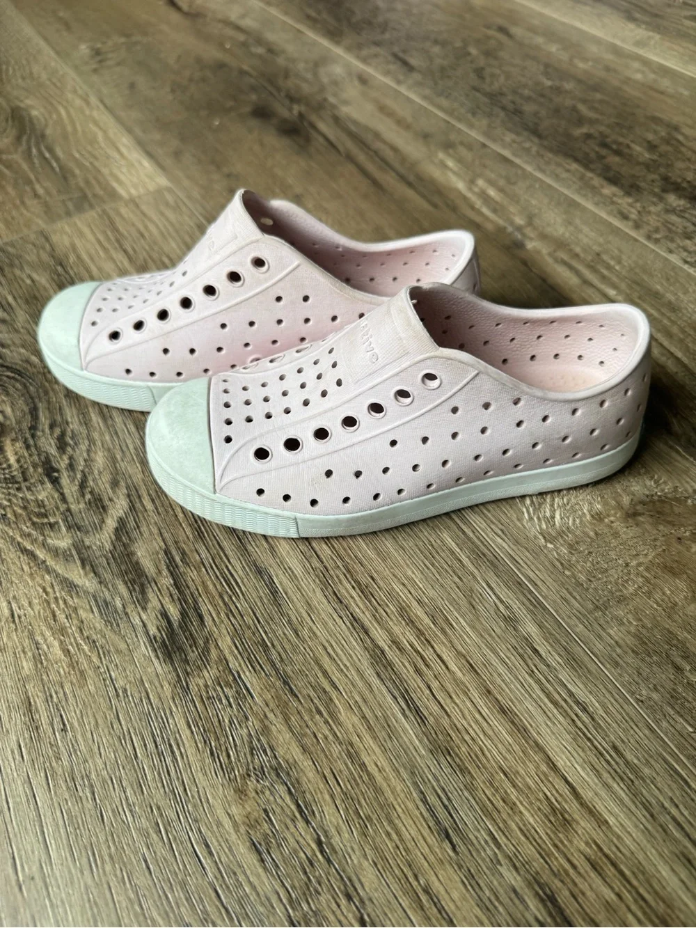 Native lightweight slip